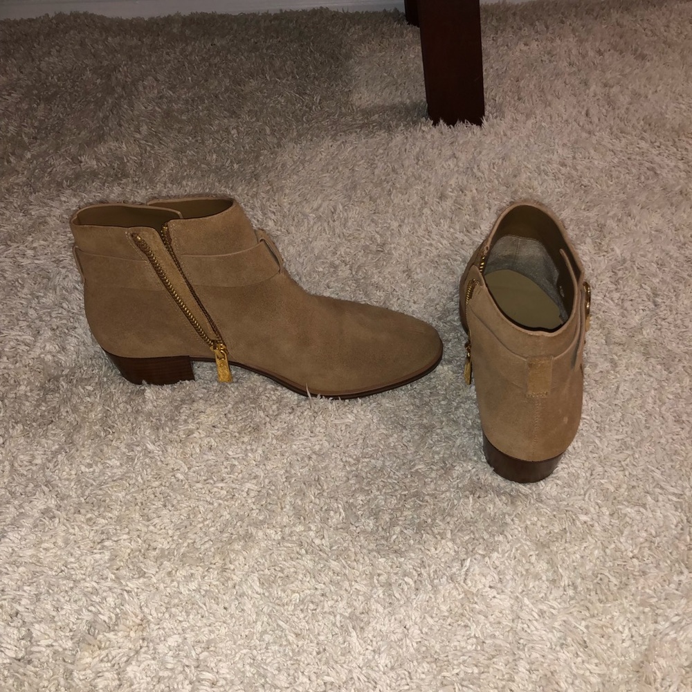 Michael Kors tan suede booties - Picture 2 of 5